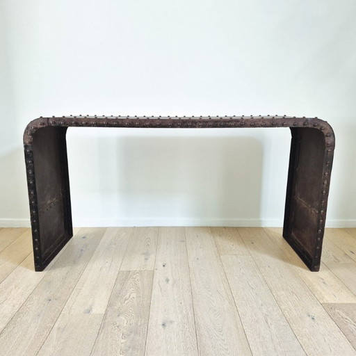 Industriële geklinknagelde tafel