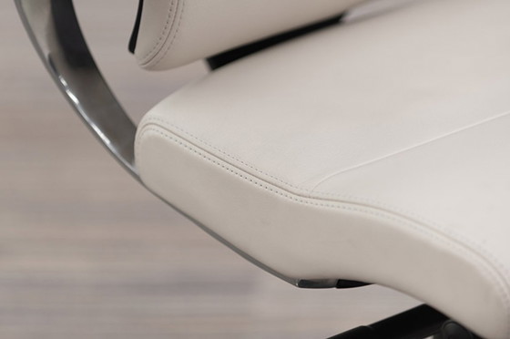 Image 1 of Dauphin In Touch 5410 Executive chair