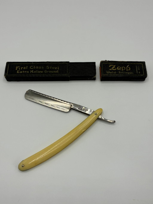 Antique Straight Razor Zepp – First Class Steel Extra Hollow Ground – Wald-Solingen – Original Box – Circa