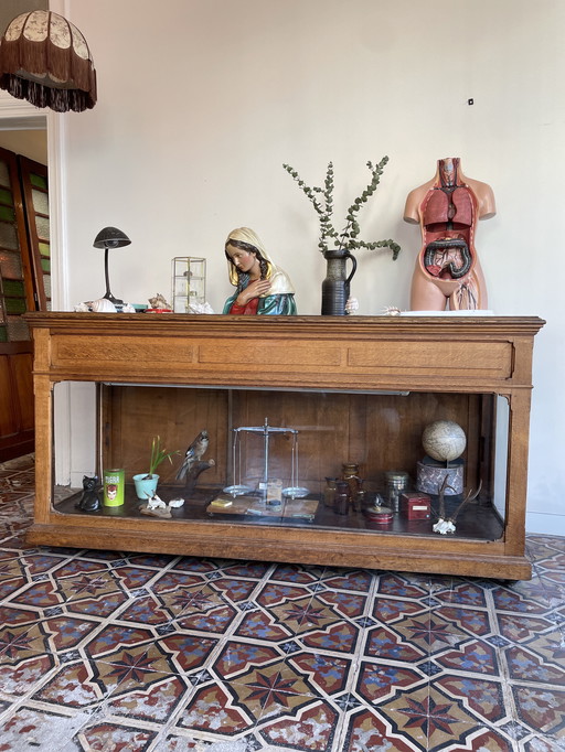 Antique counter