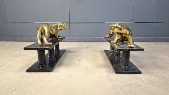Image 1 of Mesa de centro con forma de jaguar, hecha de latón y mármol, década de 1970.