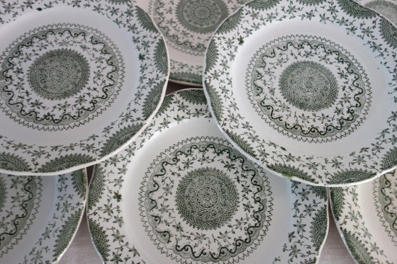 Image 1 of 8 platos de postre de loza Fine Ware