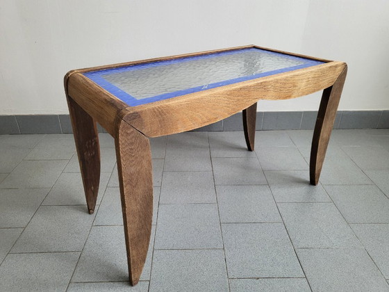 Image 1 of Vintage salontafel/bijzettafel uit de jaren 1940/1950 van beukenhout met kathedraalglas.