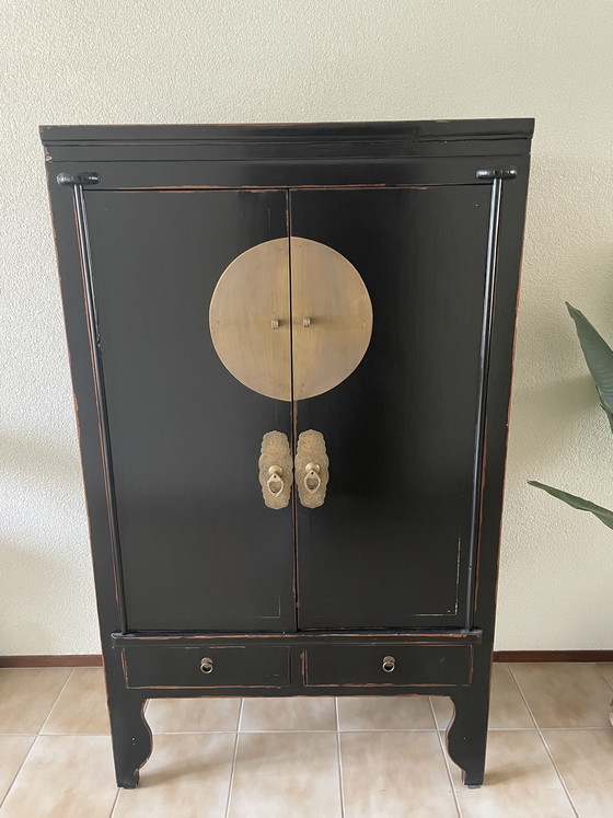 Image 1 of Cabinet chinois