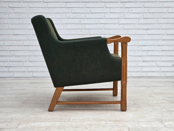 Image 1 of Fauteuil danois des années 1970, en laine verte, avec revêtement en chêne massif.