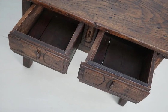 Image 1 of Antiker spanischer Beistelltisch/Konsolentisch im Landhausstil aus Kastanienholz, 18. Jahrhundert