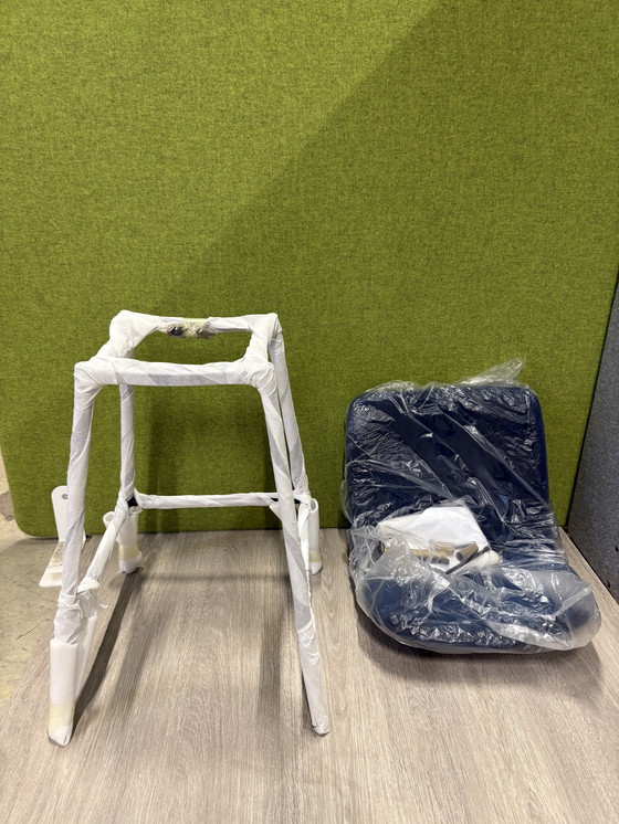 Image 1 of Velvet barkruk mikky blauw