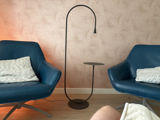 Image 1 of Lámpara de diseño Pode Uturn con mesa