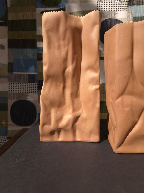 Rosenthal: Set of 2 "Paper Bag" Vases (Tapio Wirkkala) – Porcelain (photo 10 of 12)