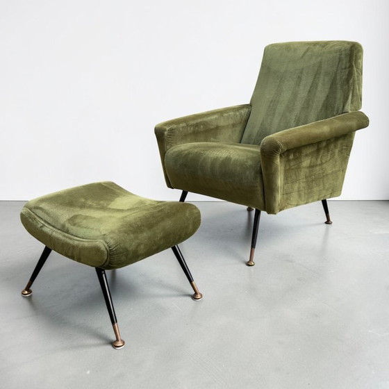 Image 1 of Set van twee vintage fauteuils uit de jaren 50 met bijpassende voetenbank.