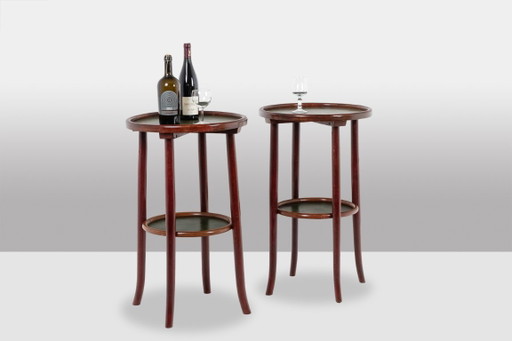 Thonet. Pair of two-tiered pedestal tables in stained beech. 1900s. – bijzettafels, Other (photo 2 of 18)