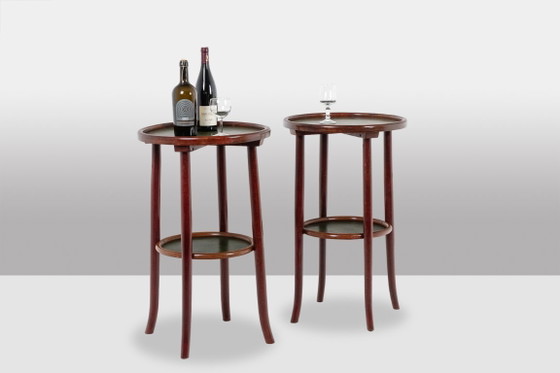 Thonet. Pair of two-tiered pedestal tables in stained beech. 1900s. – Side tables, Other (photo 2 of 18)