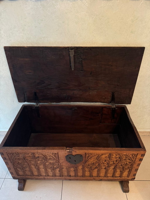 Neo-Gothic chest 1850-1900