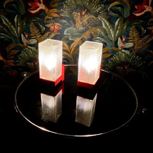 Paire d'appliques vintages plastique rouge et verre transparent 