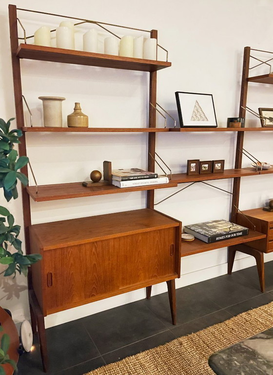Image 1 of Poul Cadovius / Cado freestanding 3-piece wall system