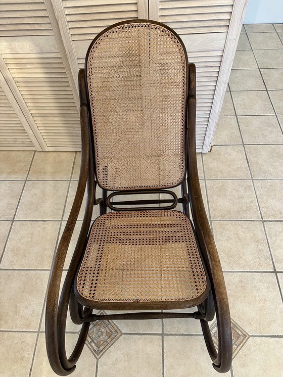 Image 1 of Original Thonet rocking chair model 7010 (1881-1919) with some...