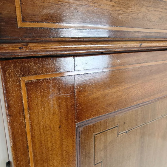 Image 1 of Armoire à linge anglaise en acajou du début du XIXe siècle, vers 1820-1840.