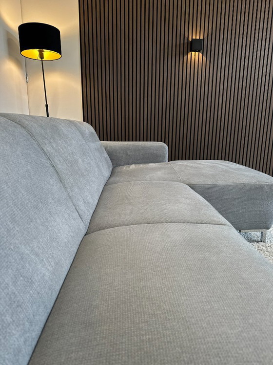 Image 1 of Canapé d'angle gris avec pouf 270x150cm