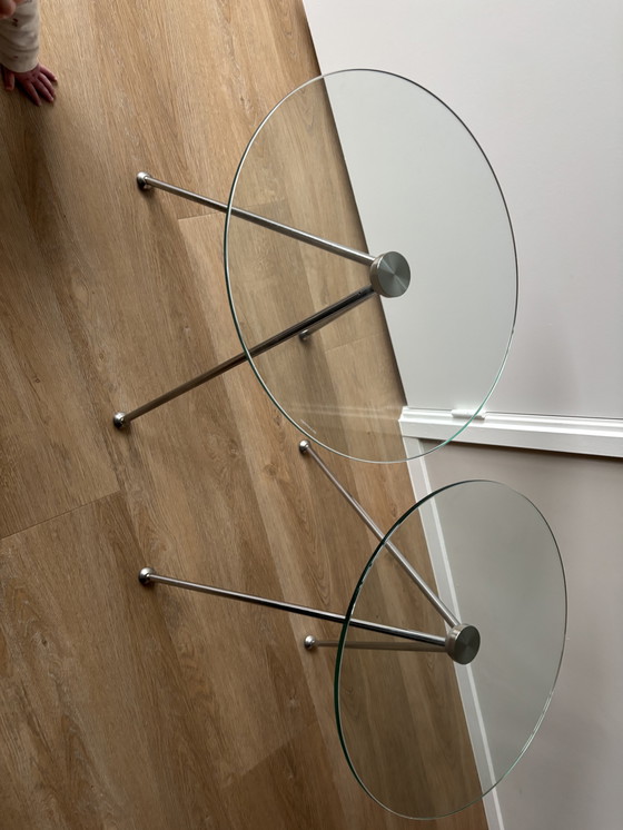 Image 1 of Dos (2) mesas auxiliares de diseño retro de vidrio