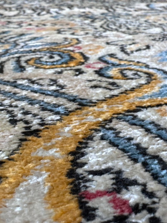 Image 1 of Tappeto persiano in seta Ghoum 93x153cm