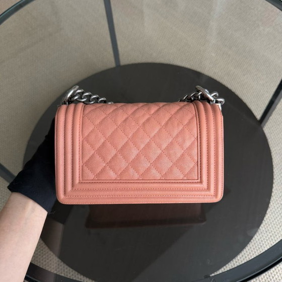 Image 1 of Borsa Chanel Boy Small - Caviar 20 cm trapuntata rosa cipria con finiture in argento rutenio Serie 27