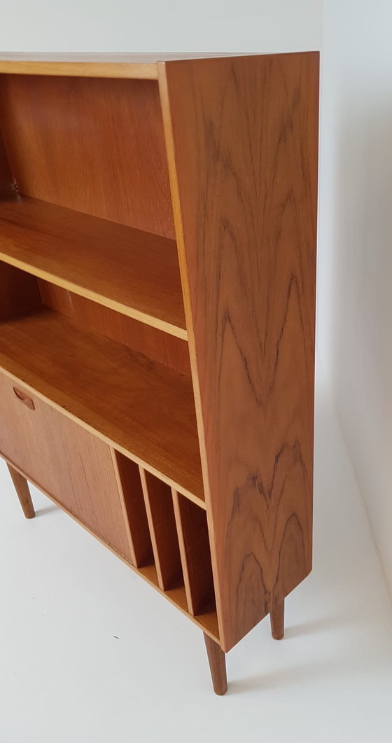 Vintage Danish wall cabinet | LP cabinet teak flap – Wood (photo 11 of 14)