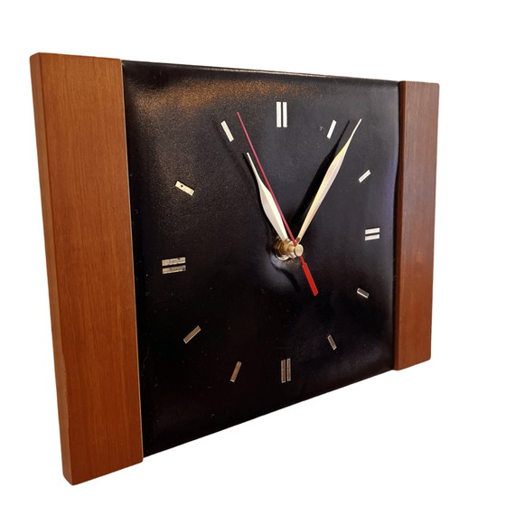 Image 1 of Orologio da parete modernista in pelle, Esquiere UK, anni '70
