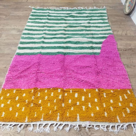 Image 1 of Gestreifter Berberteppich | Marokkanischer Wollteppich | 250 × 150 cm