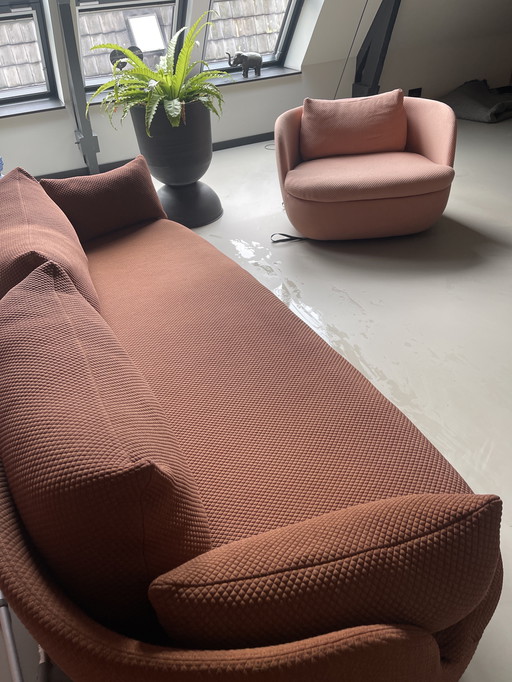 Rare Moooi Bart set - sofa & armchair in pink designer fabric
