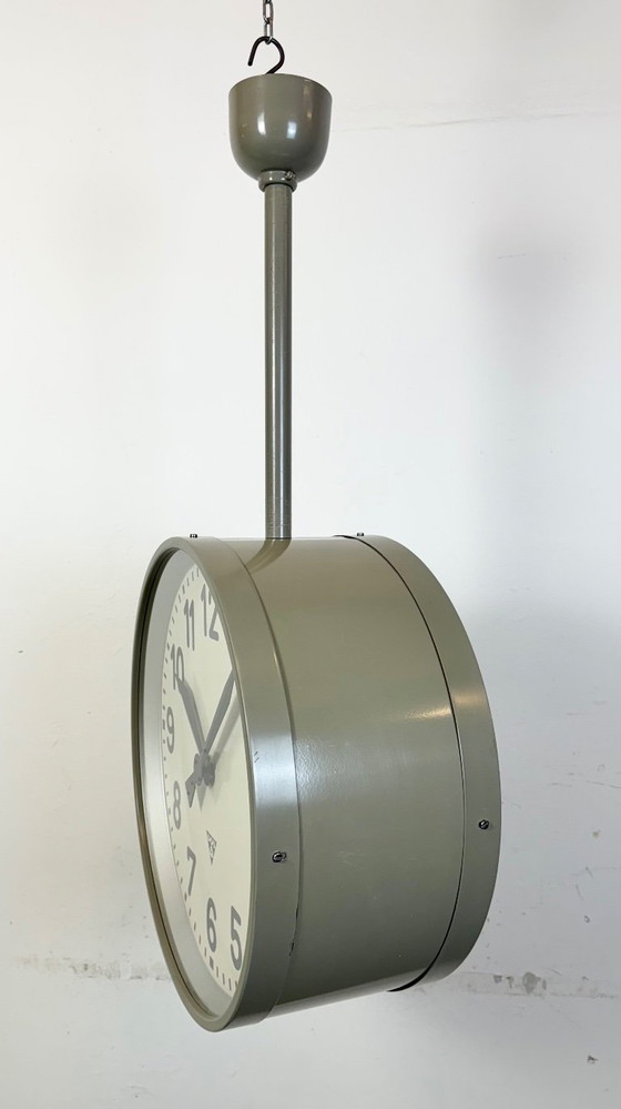 Image 1 of Grote industriële dubbelzijdige spoorweg- of fabrieksklok van Pragotron, jaren 50