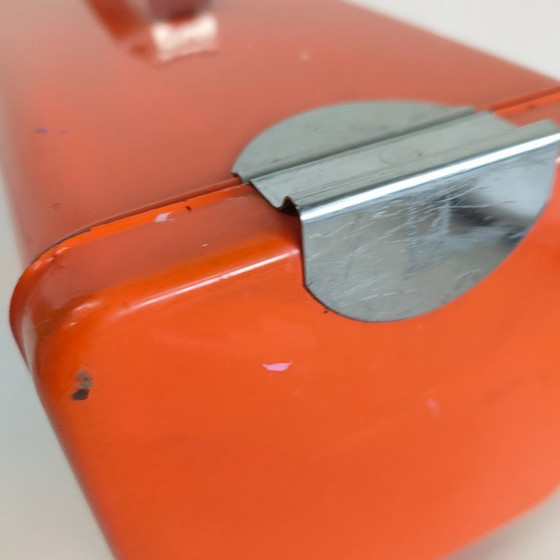 Image 1 of Juego de pulverizador de plantas de plástico Tiger de los años 70 (raro) y lata de almacenamiento/galletas Brabantia