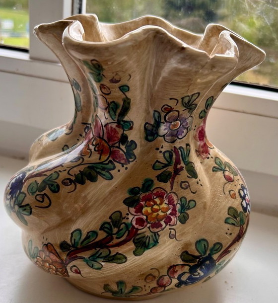 Image 1 of jarrón pintado