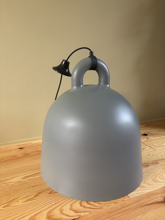 Normann Copenhagen Grey Bell Lamp Size Large – Pendant lamps, Aluminium (photo 3 of 6)