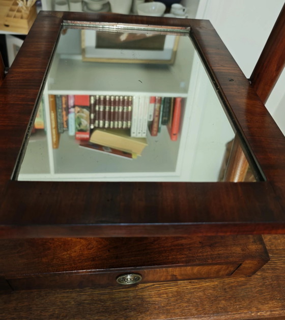 Specchio da toeletta / Specchio da tavolo antico Impero in mogano con cassetto (ca. 1820–1830) – 80 cm (photo 9 of 15)