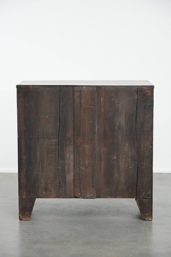 Image 1 of Antique English chest of drawers with 5 drawers and a beautiful color scheme