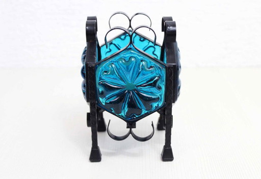 Magnifique chandelier en fer et verre bleu