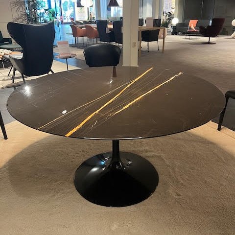 Image 1 of Knoll Saarinen dining table - Ø137