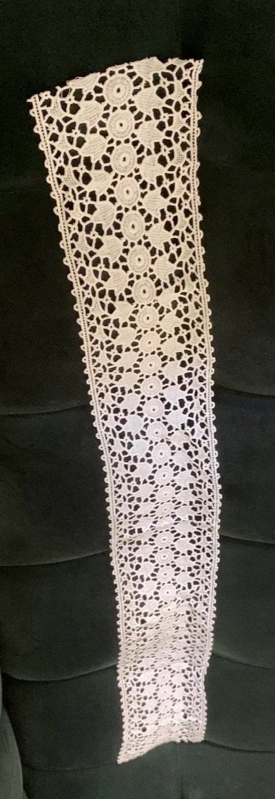 Antique Luxeuil Lace Table Runner - 114 x 32 cm - 1900-1930, Table accessories, Cotton, Creme (photo 4 of 9)