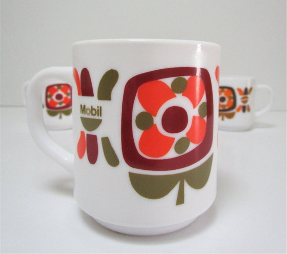 Image 1 of 1970s floral mugs and cups