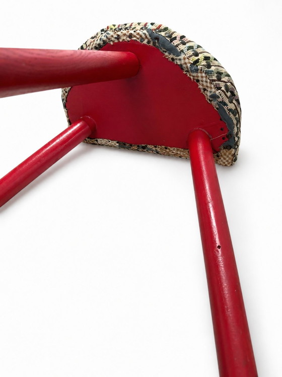 Image 1 of Vintage Mid-Century Ovale Kilim Three-Legged Stool Red Lacquered Milking 35cm