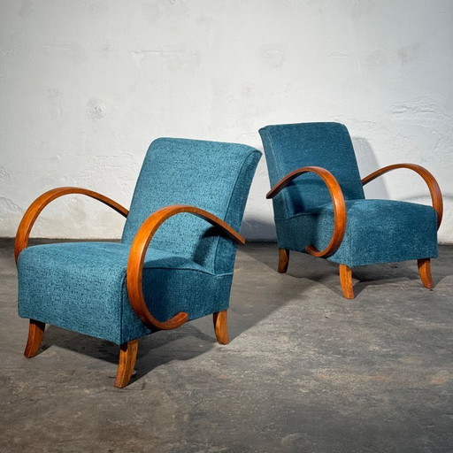 Een paar Halabala H-410 fauteuils, volledig gerestaureerd, jaren 30.