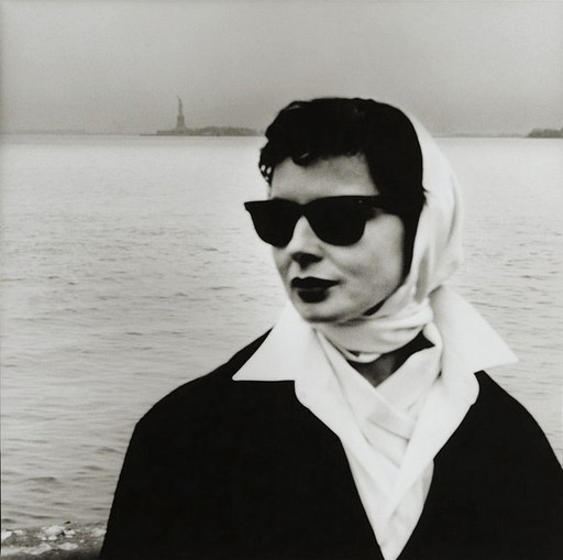Isabella by Anton Corbijn