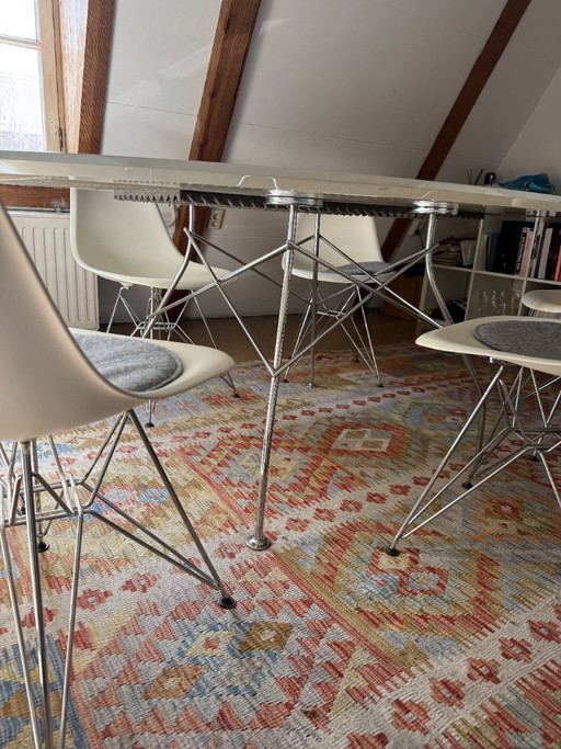 Kartell Glossy Table + 6x White Vitra Eames Chairs