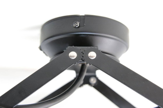 Image 1 of Lámpara de techo y de pared en estudio fotográfico con diseño de pantógrafo – extensible de forma continua