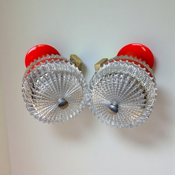 Image 1 of Juego de 2 apliques de pared modernos de mediados de siglo de metal rojo y acrílico, década de 1970