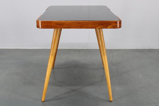 Image 1 of Tavolino da caffè in faggio con piano in vetro opalino, anni '60, Cecoslovacchia