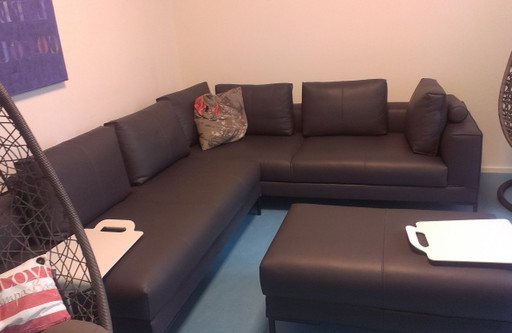 Aikon Lounge hoekbank leer Basque met hocker – Design on Stock, hoekbanken, Leather