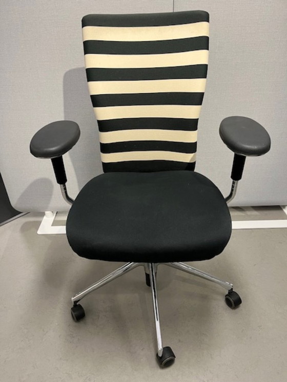 Image 1 of Vitra T Chair office chair