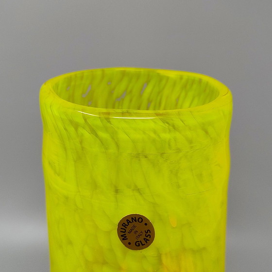 Image 1 of Vaso di lusso giallo degli anni '70 realizzato a mano in vetro di Murano dal Maestro del Vetro, prodotto in Italia