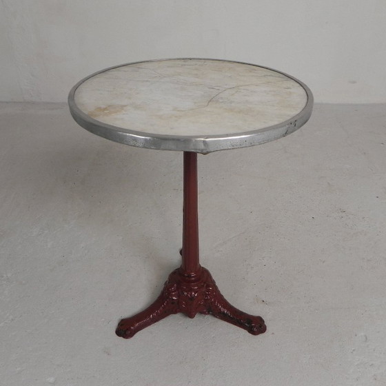 Image 1 of Tavolo da bistrot con gambe in ghisa e piano in marmo, anni '20